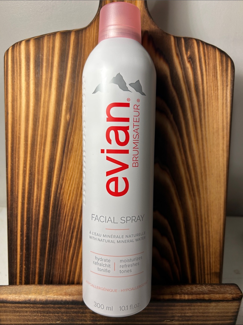 Levian Facial Spray Moisturizer — White Bottle with Pink Cap